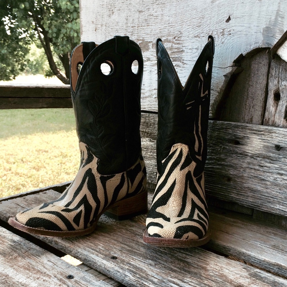 VINTAGE Corral Zebra Print Full Stingray Boot